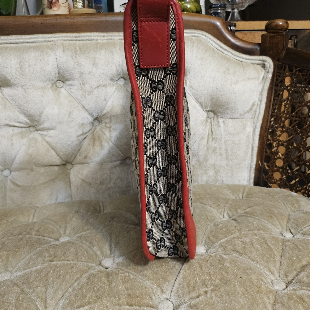 Vintage Gucci Red and Beige Monogram Shoulder Bag - Picture 4 of 12